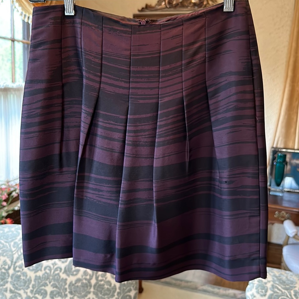 Aubergine/black front pleated silk skirt size 8